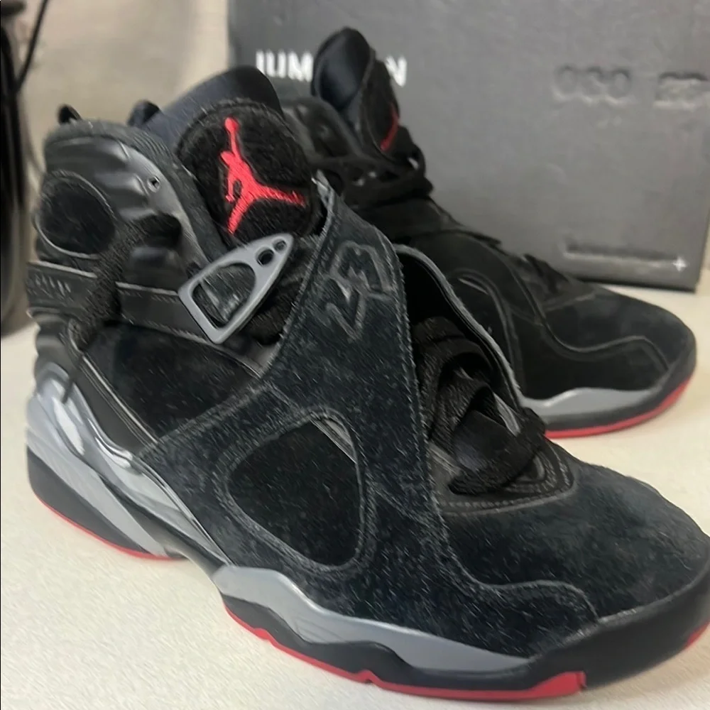 Jordan sleek black